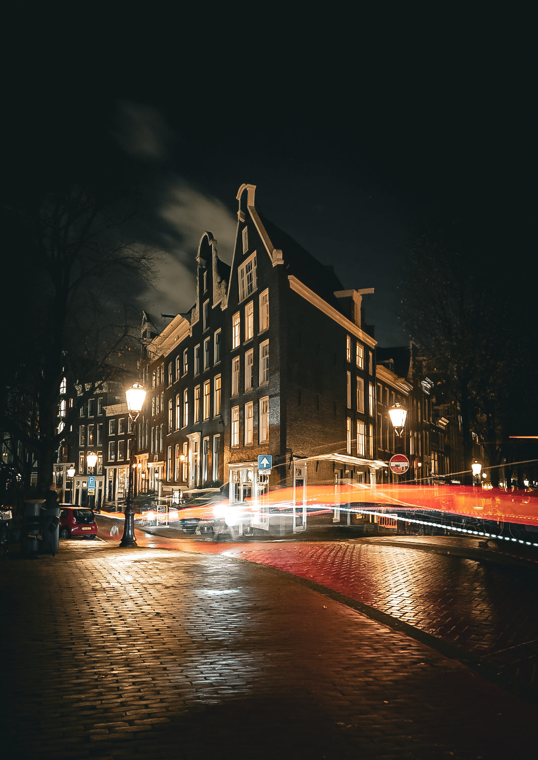 Amsterdam Prinsengracht corner house