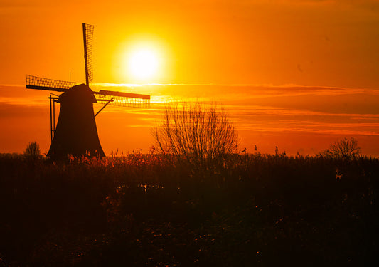 Kinderdijk windmill sunset